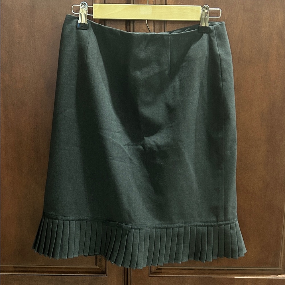 Elegant Gray Pleated Women's Skirt